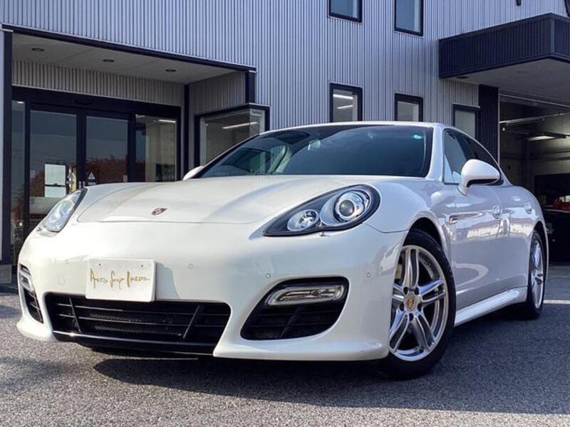 2011 PORSCHE PANAMERA