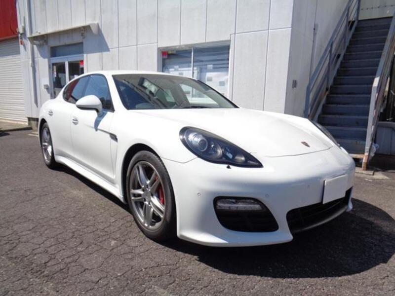 2026 PORSCHE PANAMERA