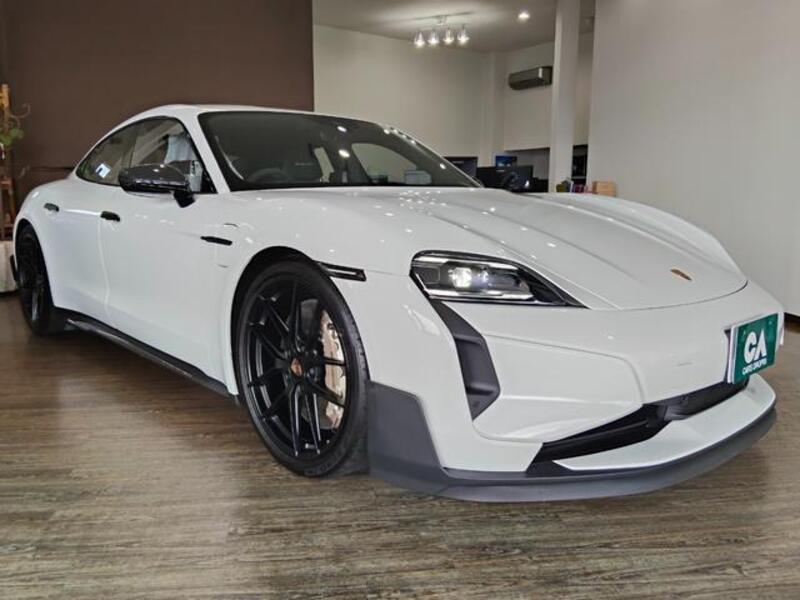 2026 PORSCHE TAYCAN