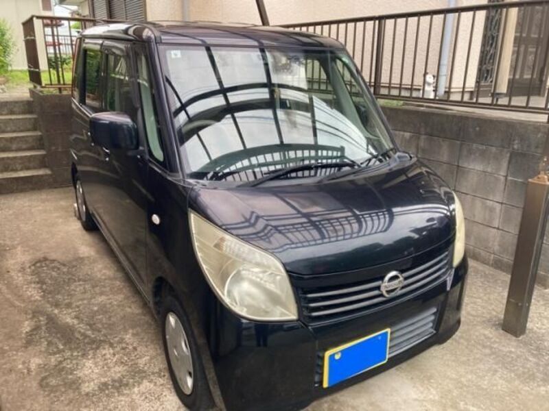 2011 NISSAN ROOX