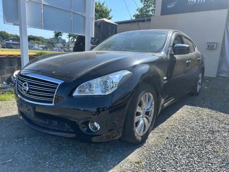 2011 NISSAN FUGA HYBRID