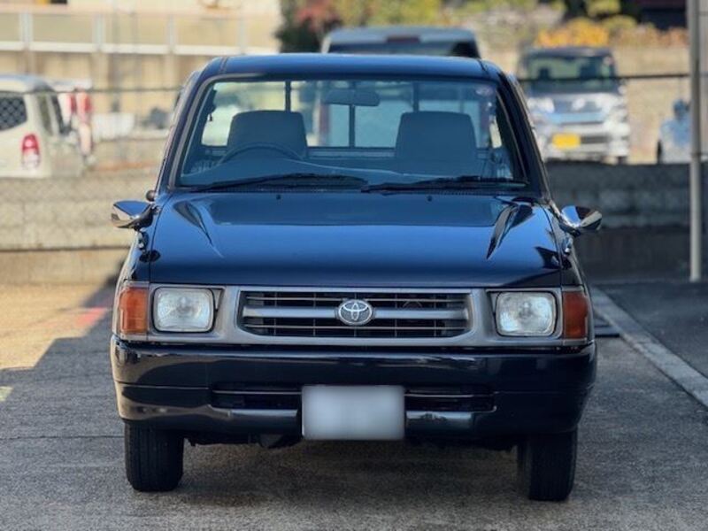 2004 TOYOTA HILUX