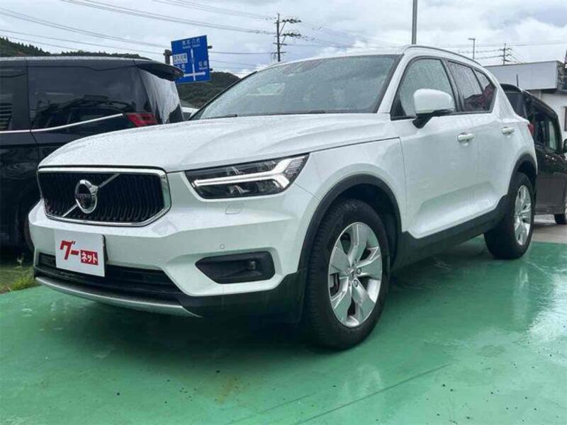 2019 VOLVO XC40