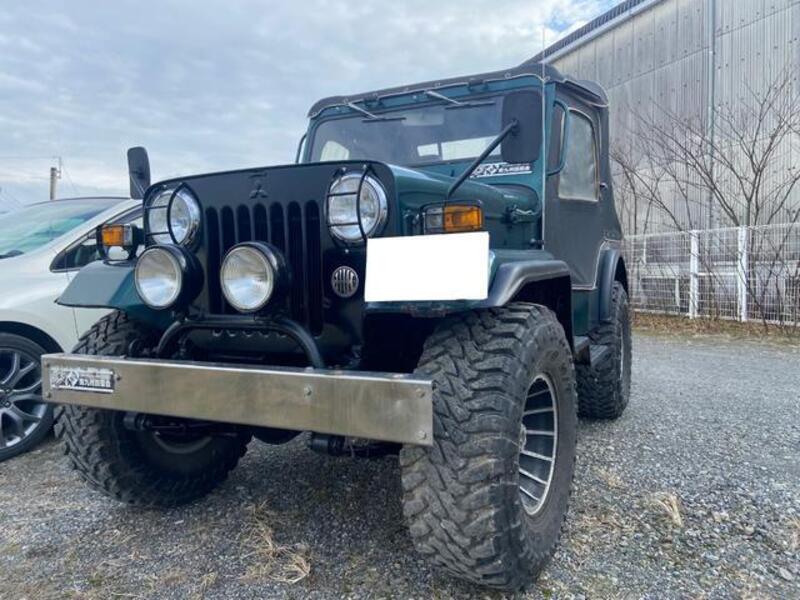 1986 MITSUBISHI JEEP