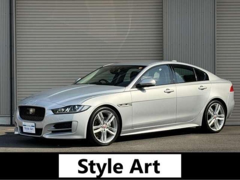 2019 JAGUAR XE