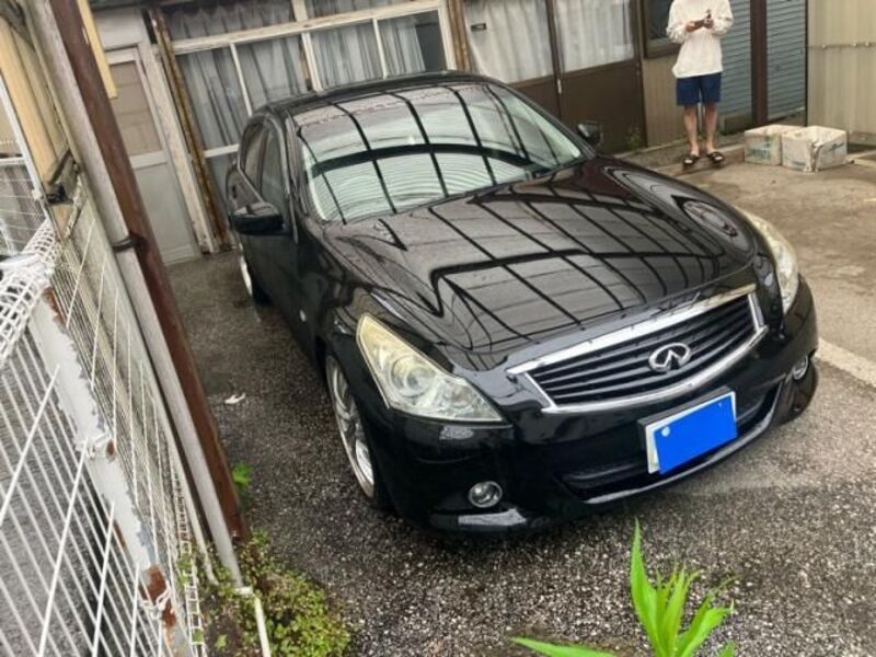 2010 NISSAN SKYLINE