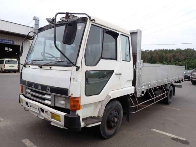 1985 MITSUBISHI FIGHTER