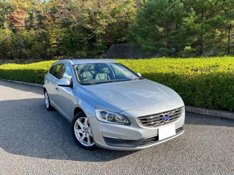 2015 VOLVO V60