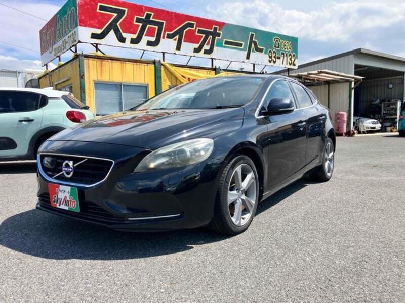 2013 VOLVO V40