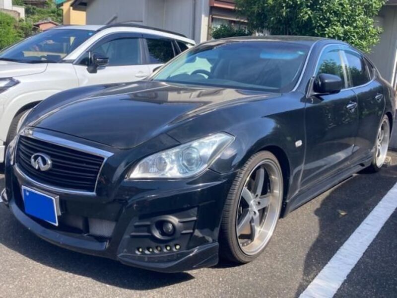 2011 NISSAN FUGA