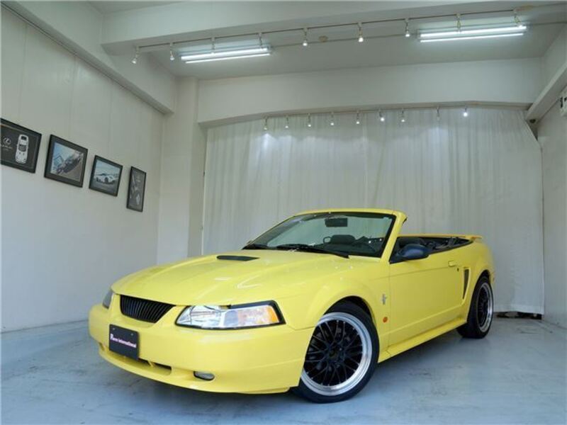 2001 FORD MUSTANG