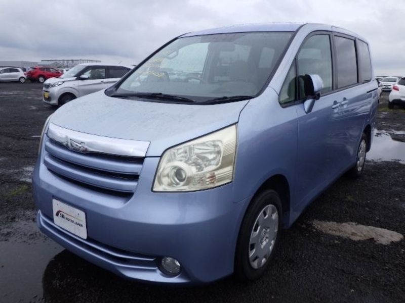 2009 TOYOTA NOAH