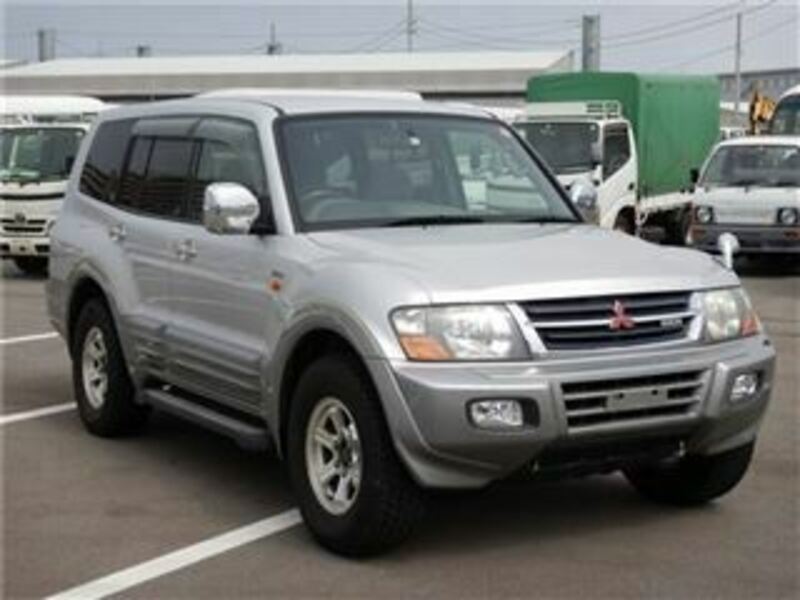 2000 MITSUBISHI PAJERO