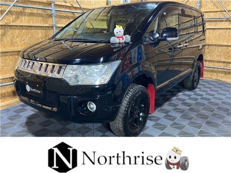 2011 MITSUBISHI DELICA