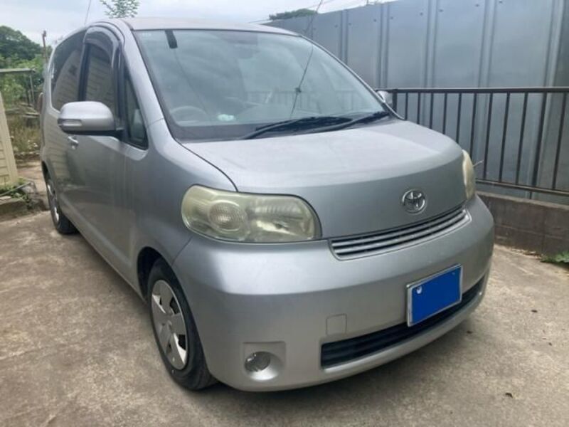 2011 TOYOTA PORTE